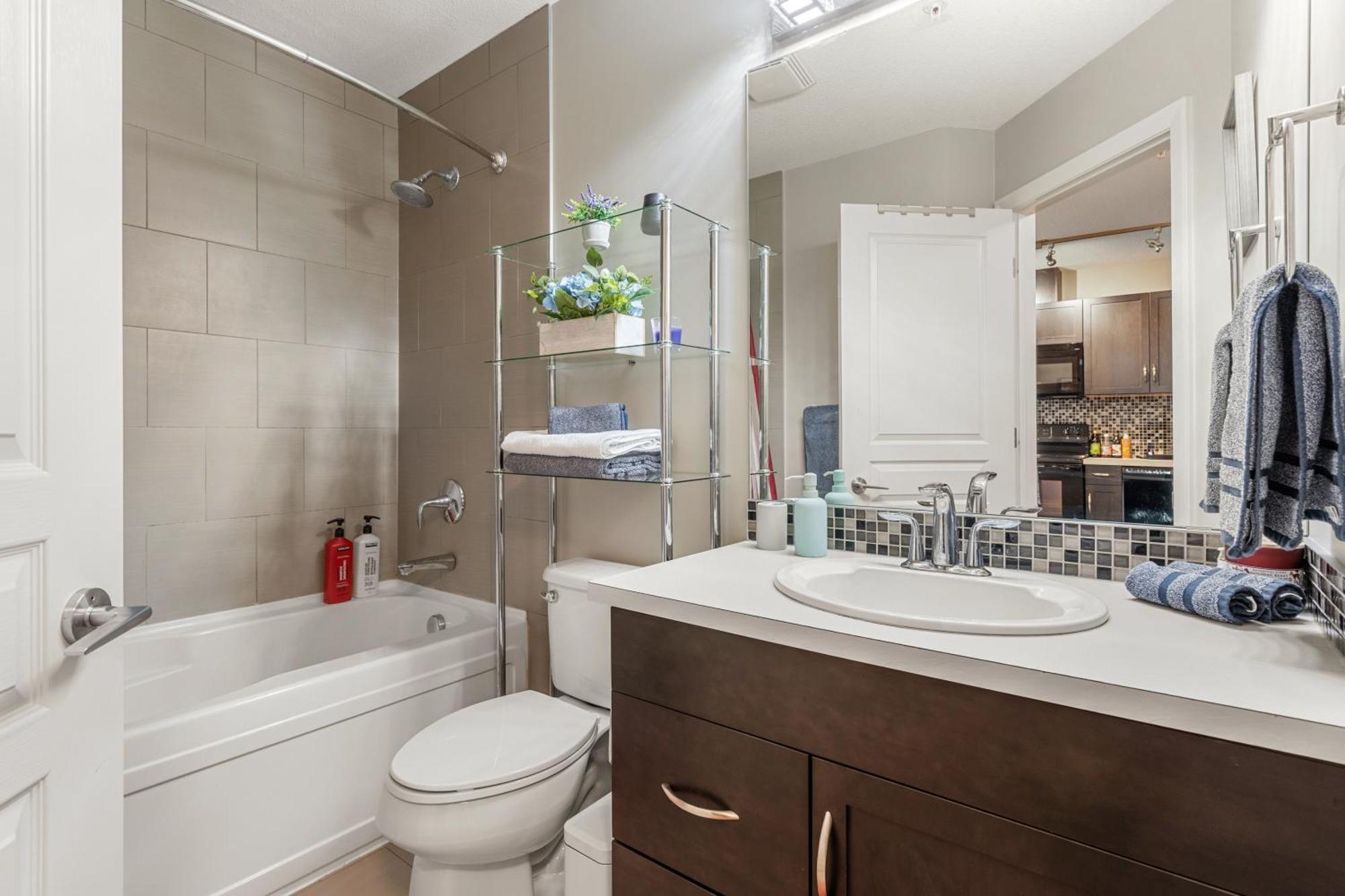 City Centre Retreat - 1Br Condo With Desk Calgary Zewnętrze zdjęcie