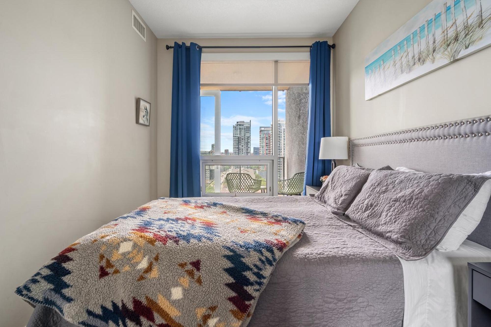City Centre Retreat - 1Br Condo With Desk Calgary Zewnętrze zdjęcie